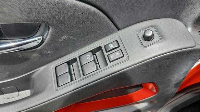Photo of 2025 Afterburn Orang Nissan Frontier