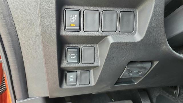 Photo of 2025 Afterburn Orang Nissan Frontier