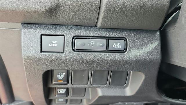 Photo of 2025 Afterburn Orang Nissan Frontier