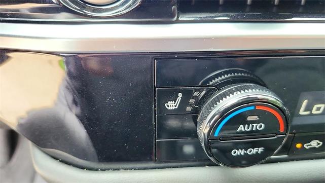Photo of 2024 White Nissan Pathfinder