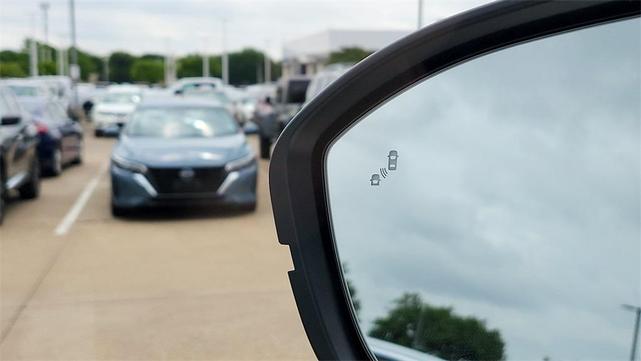 Photo of 2024 White Nissan Pathfinder
