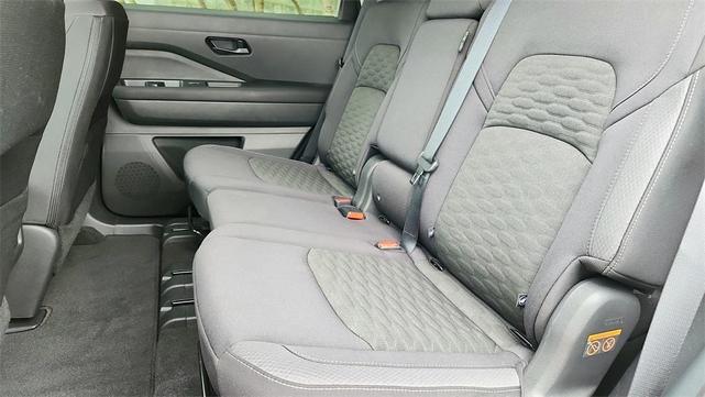Photo of 2024 White Nissan Pathfinder