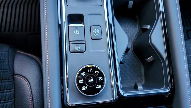 Photo of 2025 Gun Metallic Nissan Pathfinder