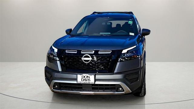 Photo of 2025 Gun Metallic Nissan Pathfinder
