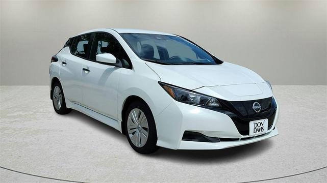 Photo of 2023 Glacier White Nissan Leaf