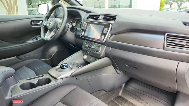 Photo of 2023 Glacier White Nissan Leaf