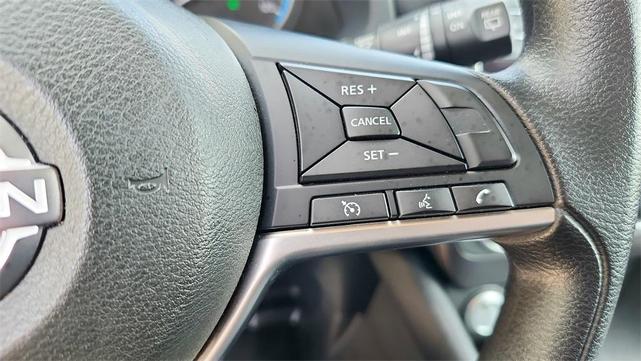 Photo of 2023 Glacier White Nissan Leaf