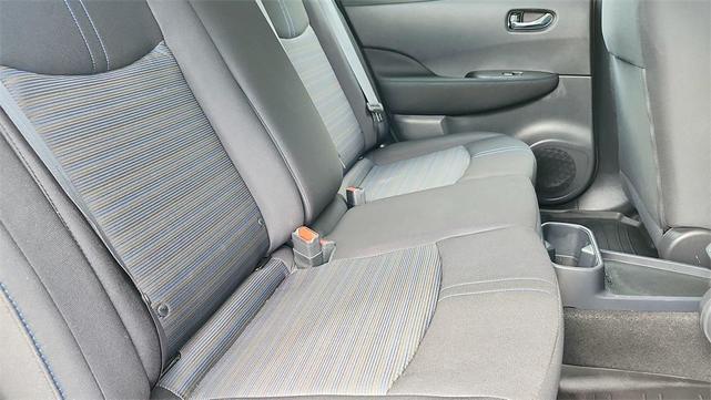 Photo of 2023 Glacier White Nissan Leaf