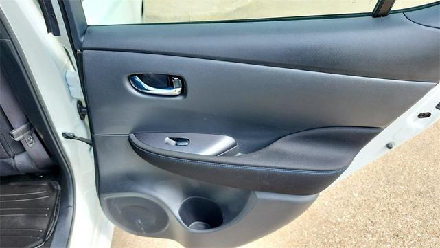 Photo of 2023 Glacier White Nissan Leaf