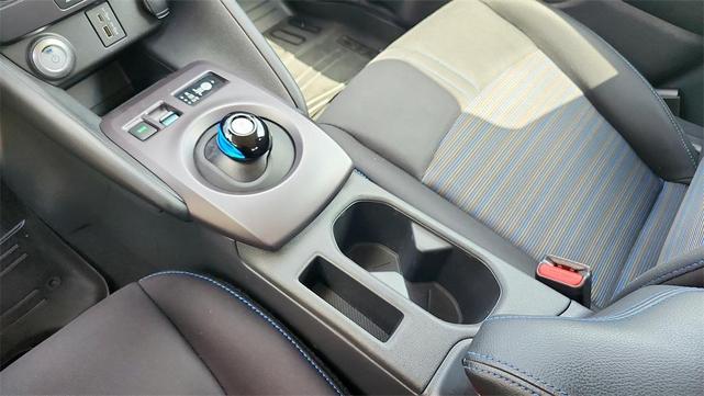 Photo of 2023 Glacier White Nissan Leaf