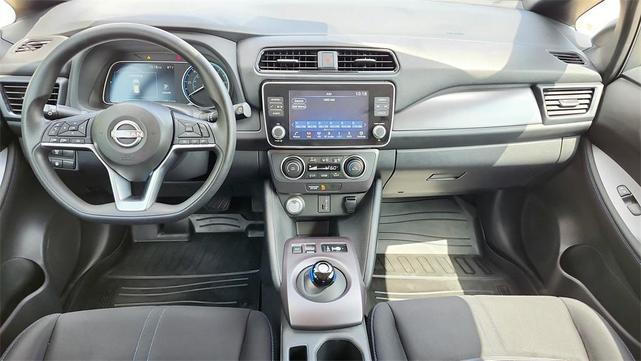 Photo of 2023 Glacier White Nissan Leaf