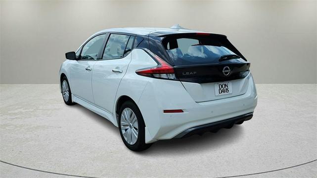 Photo of 2023 Glacier White Nissan Leaf