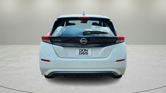 Photo of 2023 Glacier White Nissan Leaf