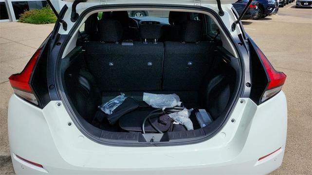 Photo of 2023 Glacier White Nissan Leaf