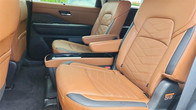 Photo of 2024 Deep Ocean Blue Nissan Pathfinder