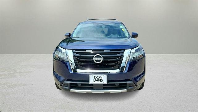 Photo of 2024 Deep Ocean Blue Nissan Pathfinder