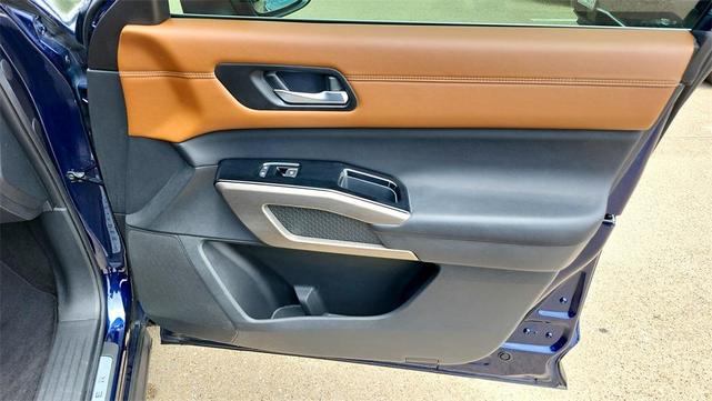 Photo of 2024 Deep Ocean Blue Nissan Pathfinder