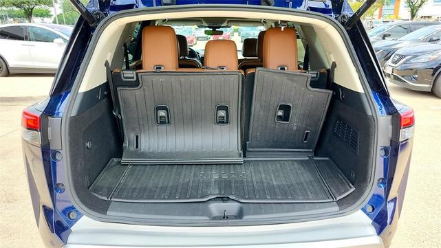 Photo of 2024 Deep Ocean Blue Nissan Pathfinder
