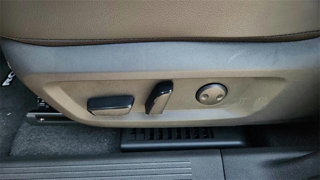 Photo of 2025 Scarlet Ember Nissan Rogue