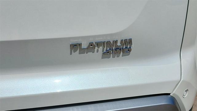 Photo of 2024 White Nissan Pathfinder