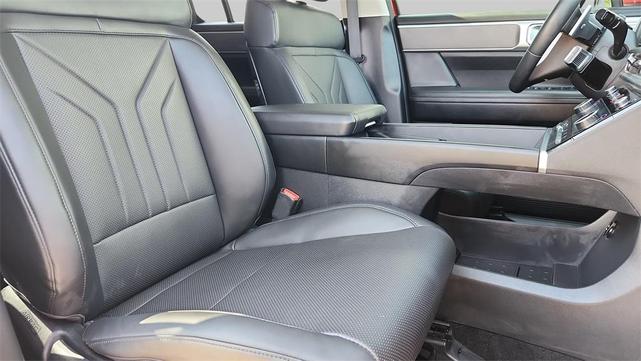 Photo of 2024 Red Hyundai SANTA FE