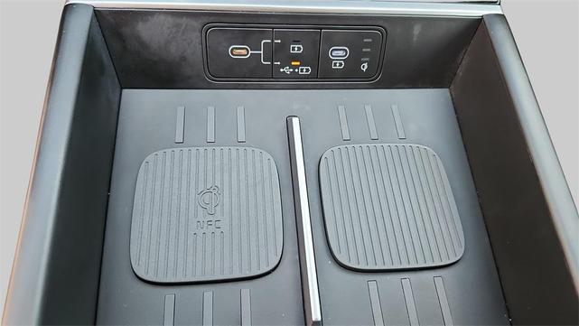 Photo of 2024 Red Hyundai SANTA FE