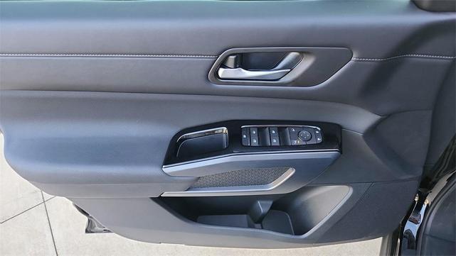 Photo of 2025 Black Nissan Pathfinder