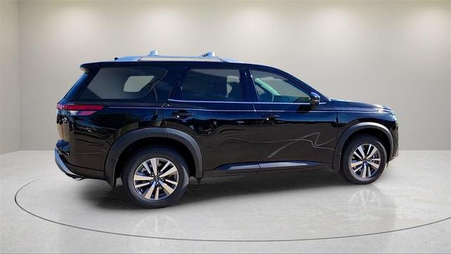 Photo of 2025 Black Nissan Pathfinder