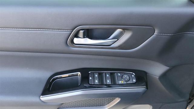 Photo of 2025 Black Nissan Pathfinder