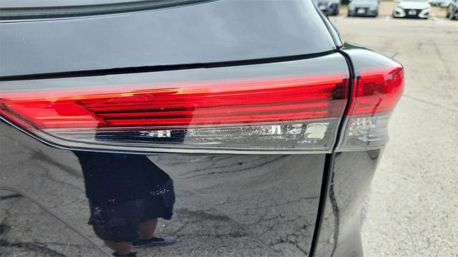 Photo of 2022 Black Toyota Highlander
