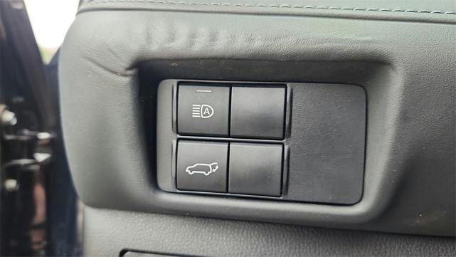 Photo of 2022 Black Toyota Highlander