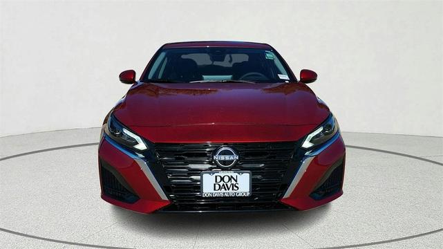Photo of 2025 Scarlet Ember Nissan Altima