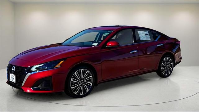 Photo of 2025 Scarlet Ember Nissan Altima