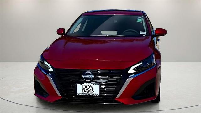 Photo of 2025 Scarlet Ember Nissan Altima