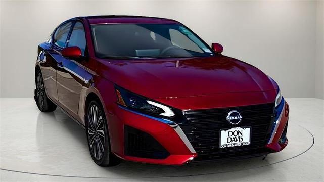 Photo of 2025 Scarlet Ember Nissan Altima