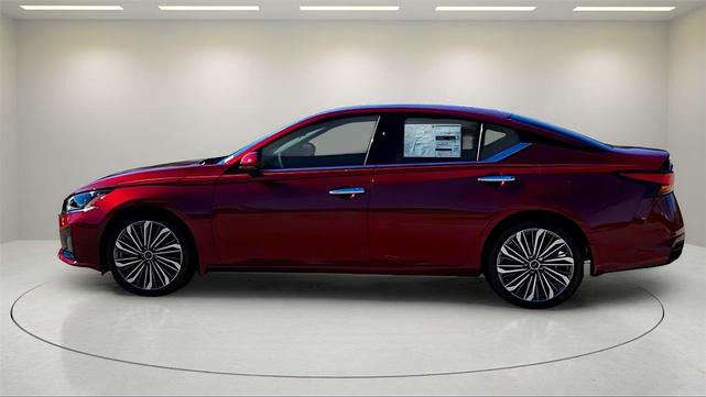 Photo of 2025 Scarlet Ember Nissan Altima