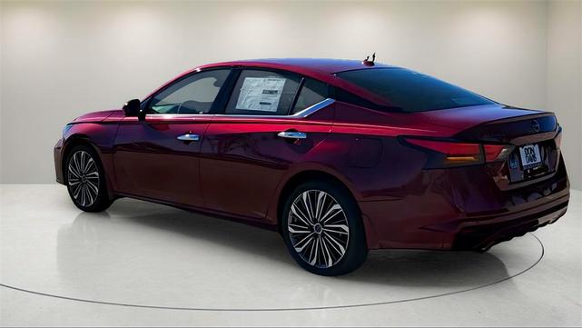 Photo of 2025 Scarlet Ember Nissan Altima