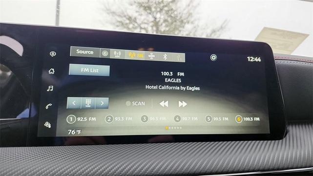 Photo of 2025 Super Black Nissan Kicks