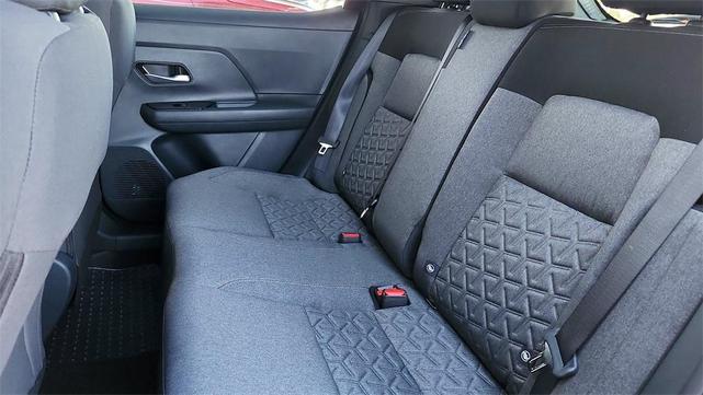 Photo of 2025 Gun Metallic Nissan Kicks