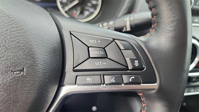 Photo of 2024 White Nissan Sentra