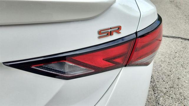 Photo of 2024 White Nissan Sentra