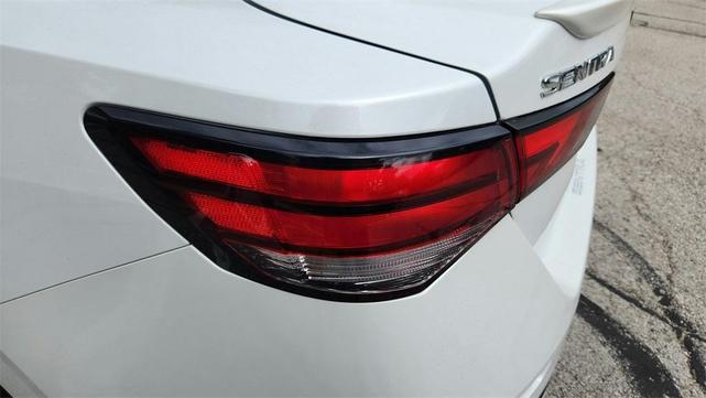 Photo of 2024 White Nissan Sentra