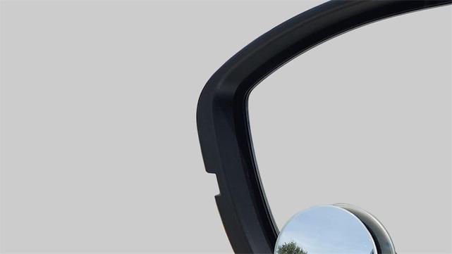 Photo of 2025 White / Black Nissan Murano
