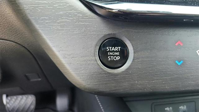 Photo of 2025 White / Black Nissan Murano