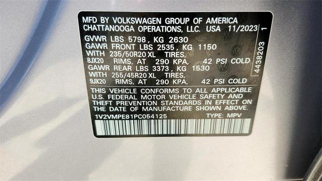 Photo of 2023 Silver Mist Volkswagen ID.4