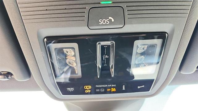 Photo of 2023 Silver Mist Volkswagen ID.4