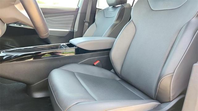 Photo of 2023 Silver Mist Volkswagen ID.4