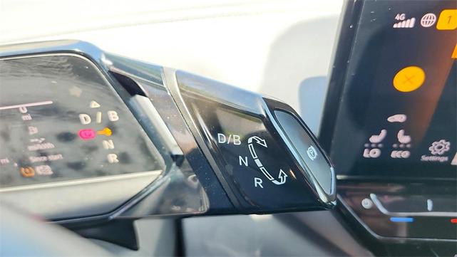 Photo of 2023 Silver Mist Volkswagen ID.4