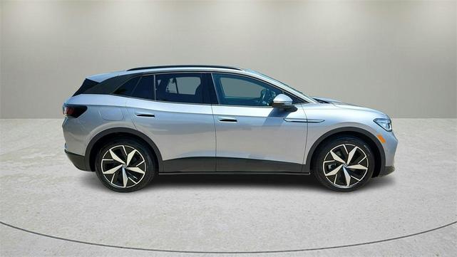 Photo of 2023 Silver Mist Volkswagen ID.4