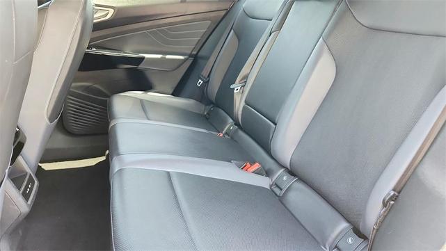 Photo of 2023 Silver Mist Volkswagen ID.4